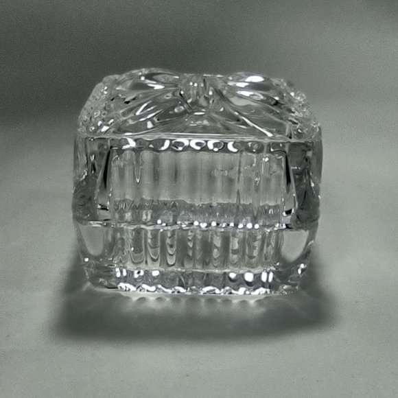 Crystal Clear Industries Trinket Box, 24% Lead Crystal Made in Yugoslavia - Picture 4 of 10